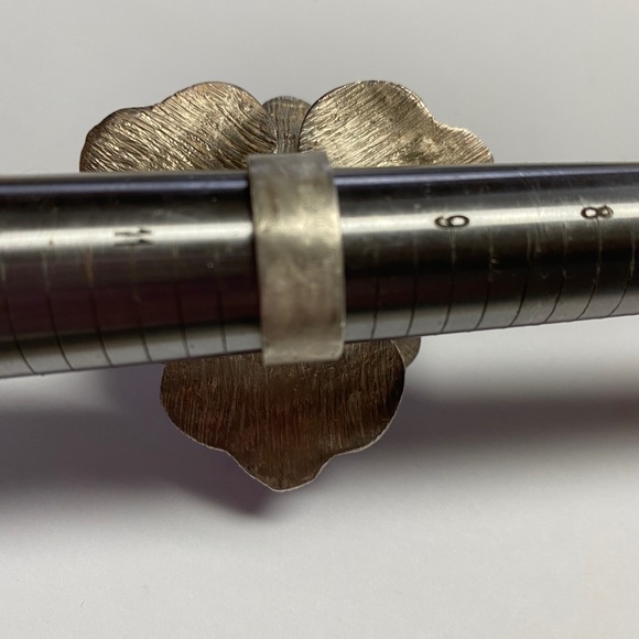 Large one of a kind custom flower ring - Picture 2 of 7